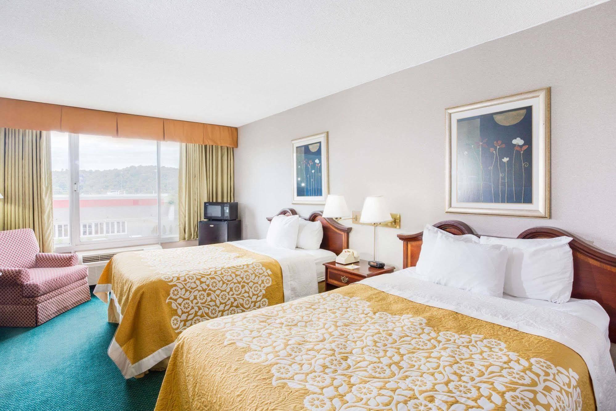 Days Inn By Wyndham Cambridge Kültér fotó