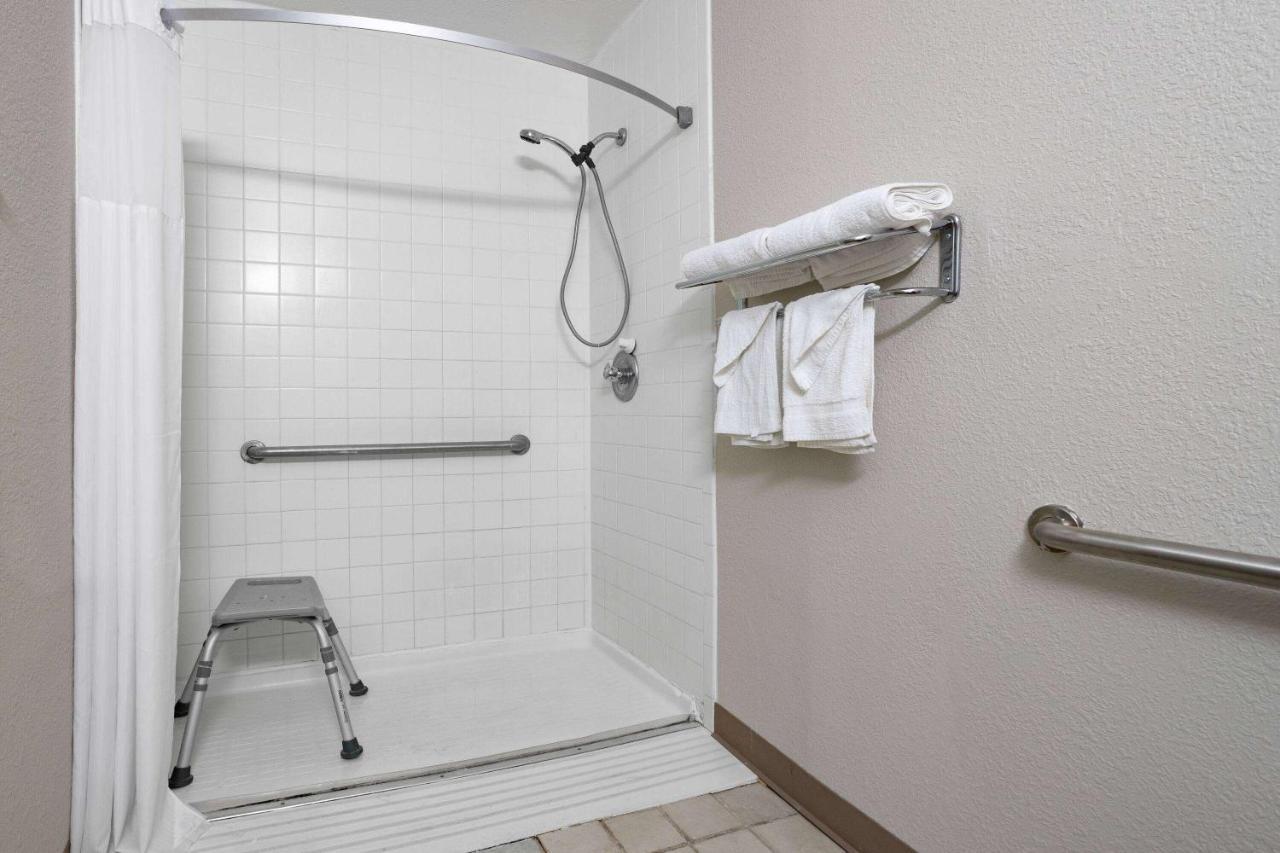 Days Inn By Wyndham Cambridge Kültér fotó